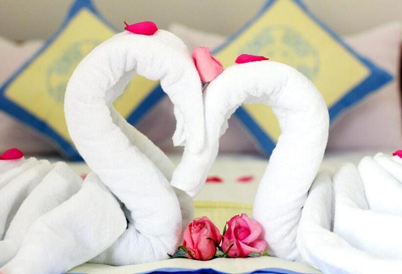 اتاق لوکس با چشمانداز باغ, Dream Flower Homestay