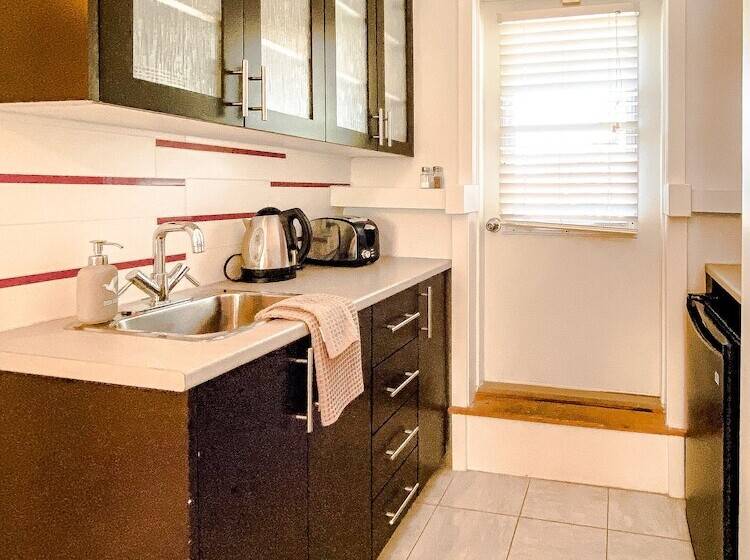 Президентский Люкс, Du Vieux Port By Bower Boutique Hotels