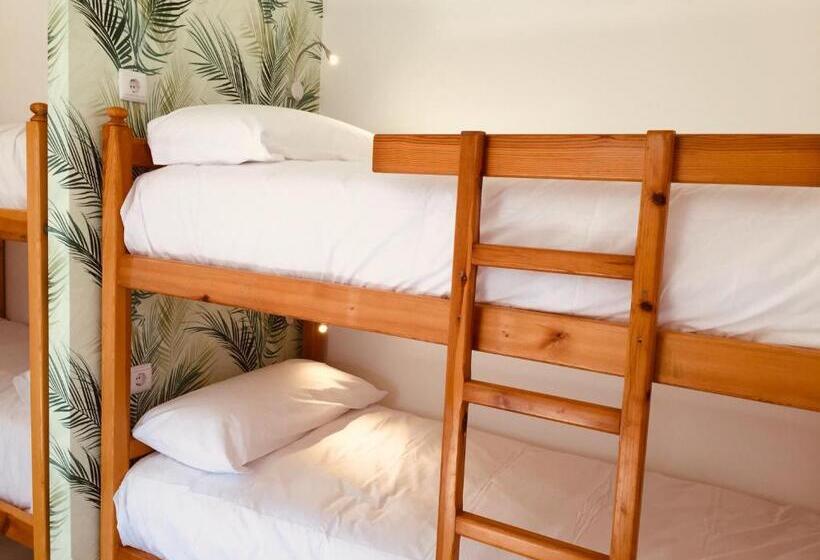 تختخواب در اتاق مشترک, Oasis Backpackers Hostel Sintra Surf