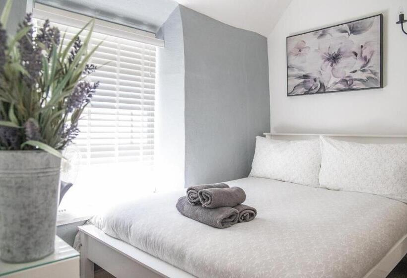 غرفة قياسية, The Cottage