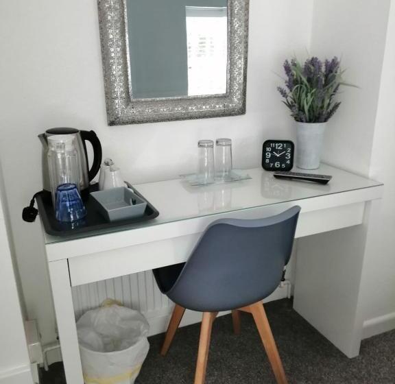 غرفة قياسية, The Cottage