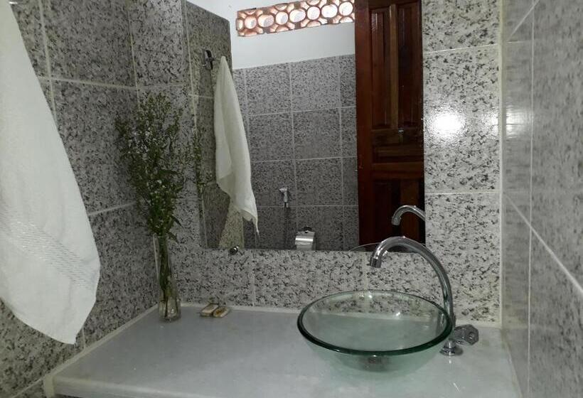 Четырехместный Номер Стандарт с Балконом, Pousada João Maria