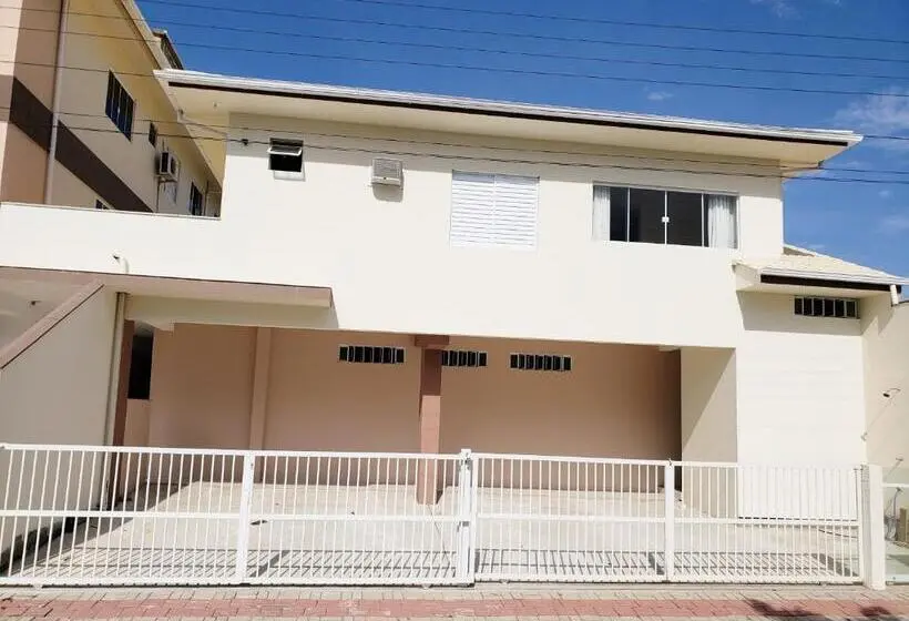 テラス付き1ベッドルームアパートメント, Residencial Marilis