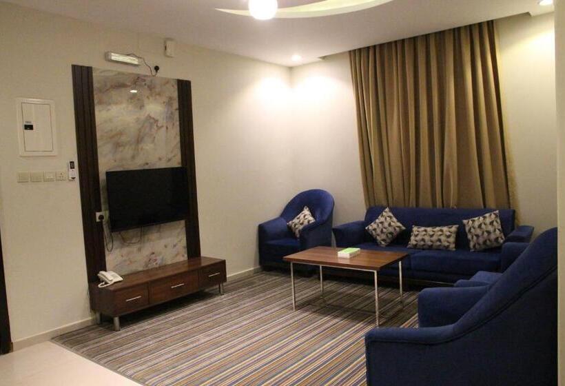 Suite with Pool, منتجع خيالي السياحي 1