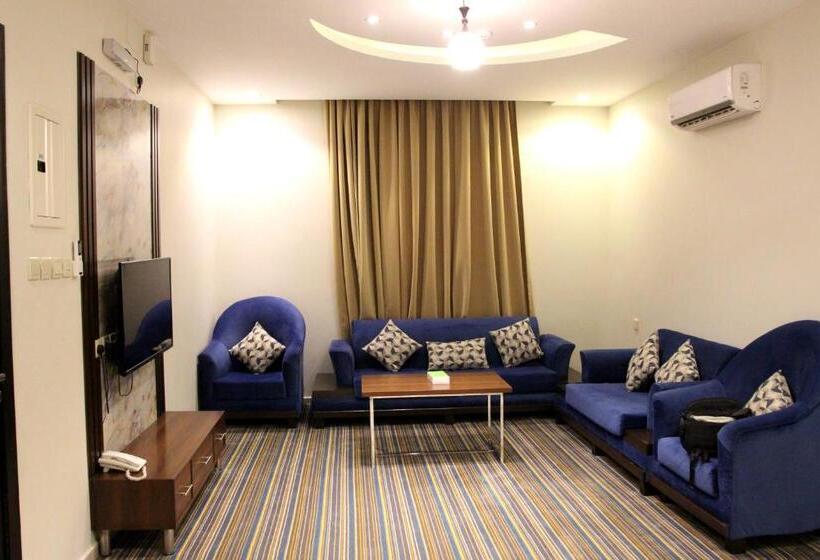 Suite with Pool, منتجع خيالي السياحي 1