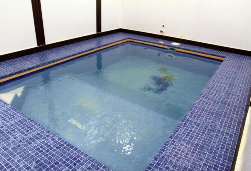 Suite with Pool, منتجع خيالي السياحي 1