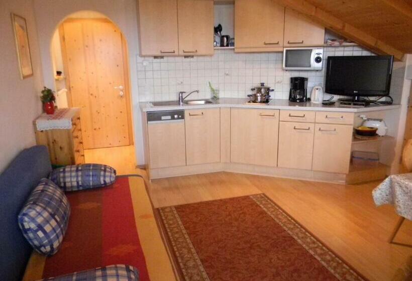 דירת חדר, Unterweger Hof