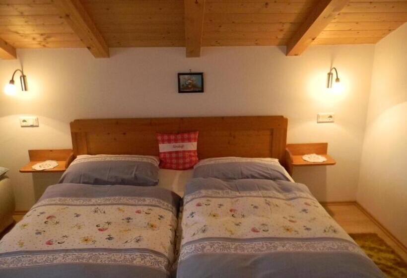 חדר סטנדרט לשלושה, Unterweger Hof