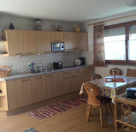 דירת חדר בקומת קרקע, Unterweger Hof