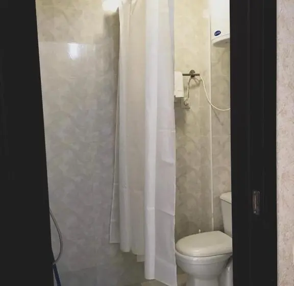 اتاق ساده سه‌ نفره, Family Hotel Kala