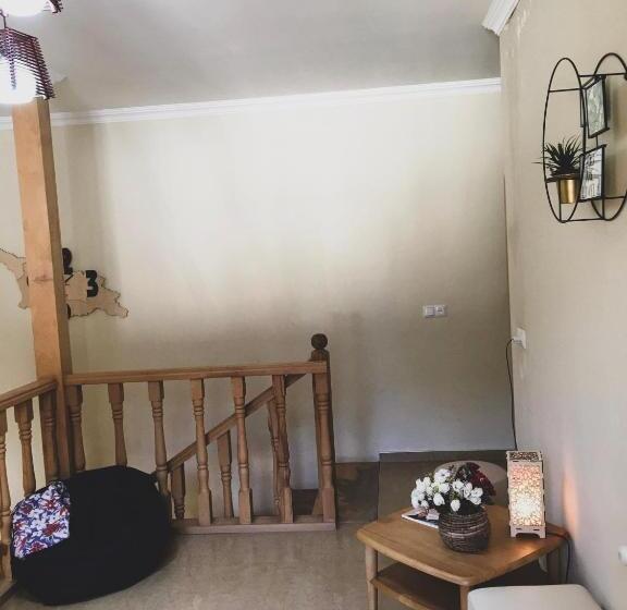 اتاق ساده سه‌ نفره, Family Hotel Kala