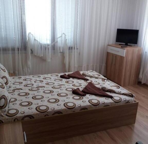 Апартаменты 2 Спальни, Guest House Lori