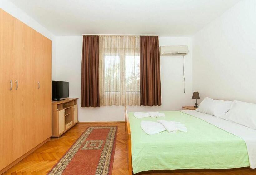 استودیوی استاندارد, Hana Accommodation