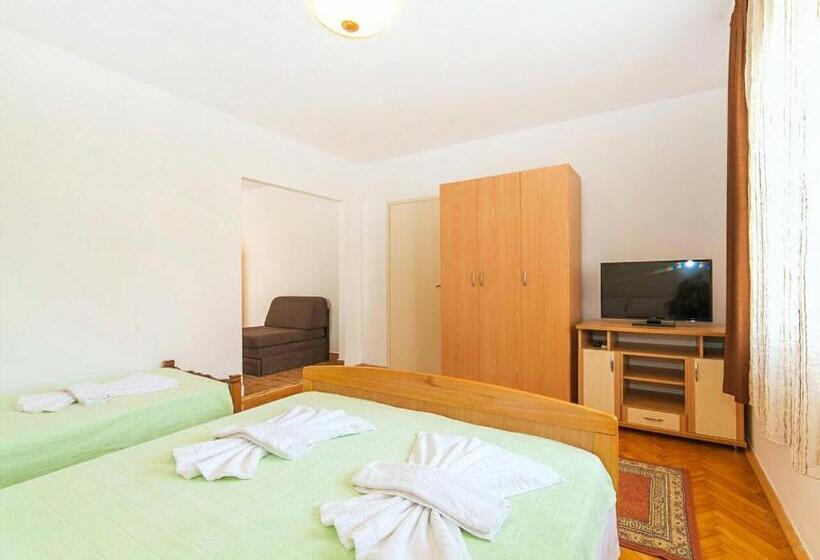 استودیوی استاندارد, Hana Accommodation