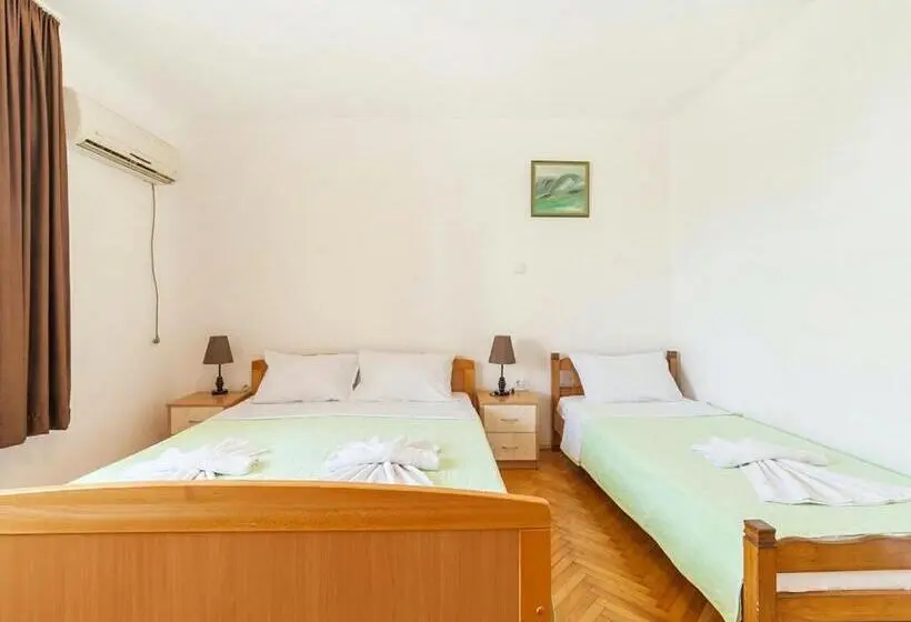 استودیوی استاندارد, Hana Accommodation
