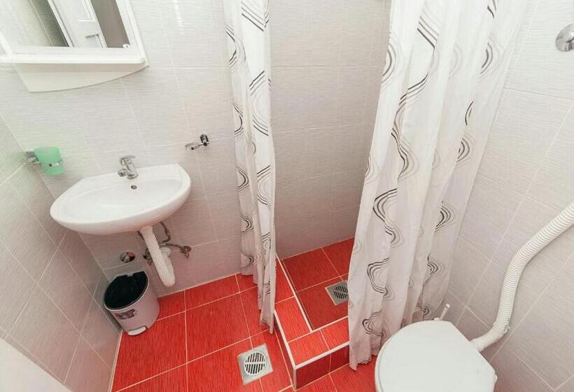 اتاق استاندارد, Hana Accommodation