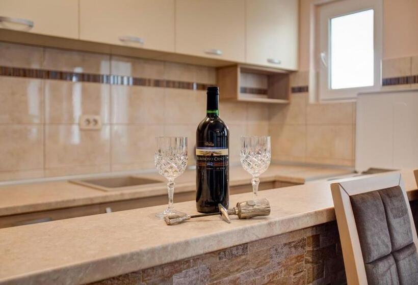 آپارتمان لوکس 1 خوابه, Hana Accommodation