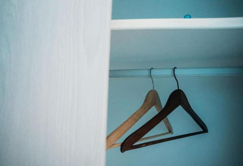 スタンダードルーム, Hostal Brisas De Conil