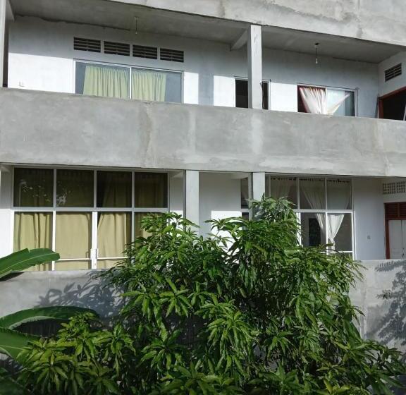 اتاق لوکس چهار تخته, Mallika Resort