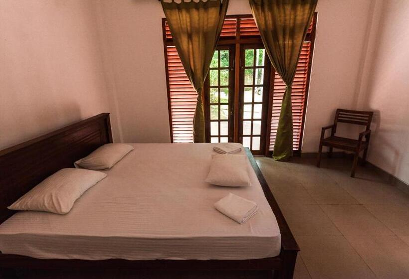 带大床的豪华间, Mallika Resort