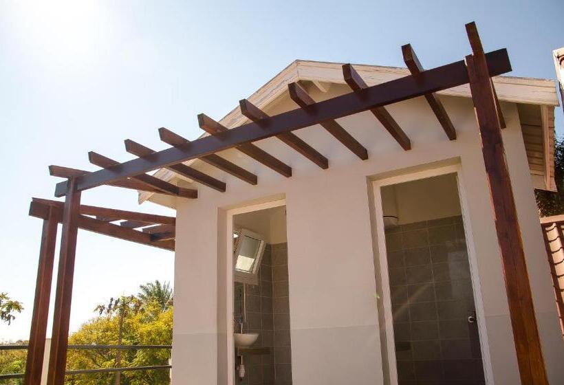 تختخواب در اتاق مشترک, Ny Telomiova