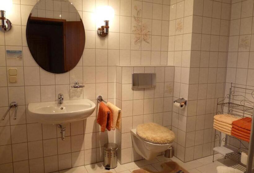 غرفة قياسية مزوَّدة بشُرفة, Pension A La Kleinert