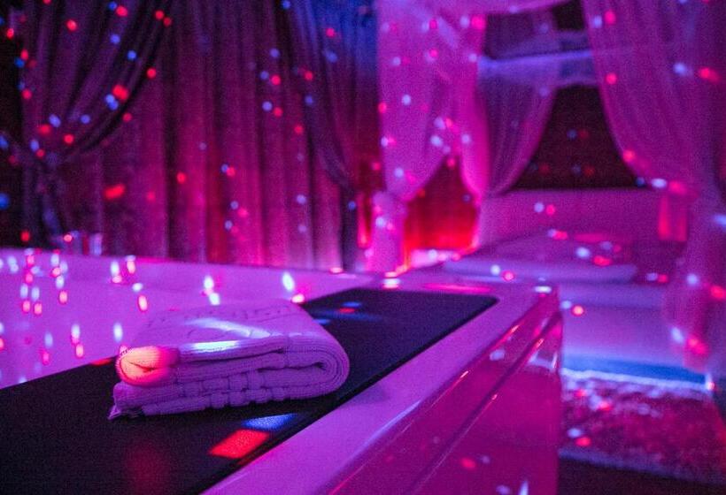 디럭스 자쿠지룸, Boutique Mikaela