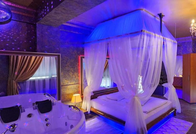 발코니 디럭스 룸, Boutique Mikaela