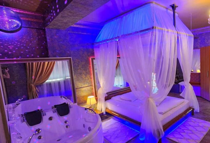 발코니 디럭스 룸, Boutique Mikaela