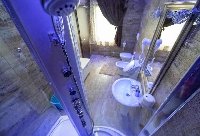 발코니 디럭스 룸, Boutique Mikaela