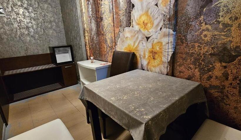 디럭스 룸, Boutique Mikaela