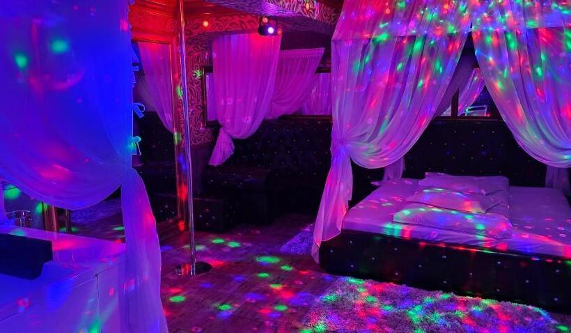 디럭스 룸, Boutique Mikaela