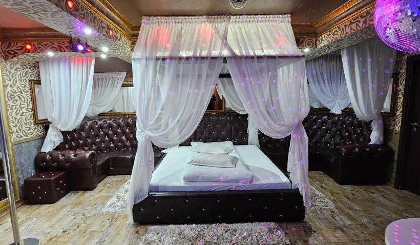 디럭스 룸, Boutique Mikaela