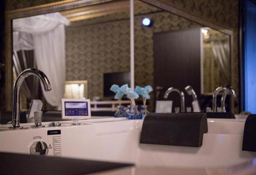 디럭스 자쿠지룸, Boutique Mikaela