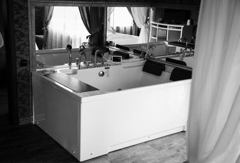 디럭스 자쿠지룸, Boutique Mikaela