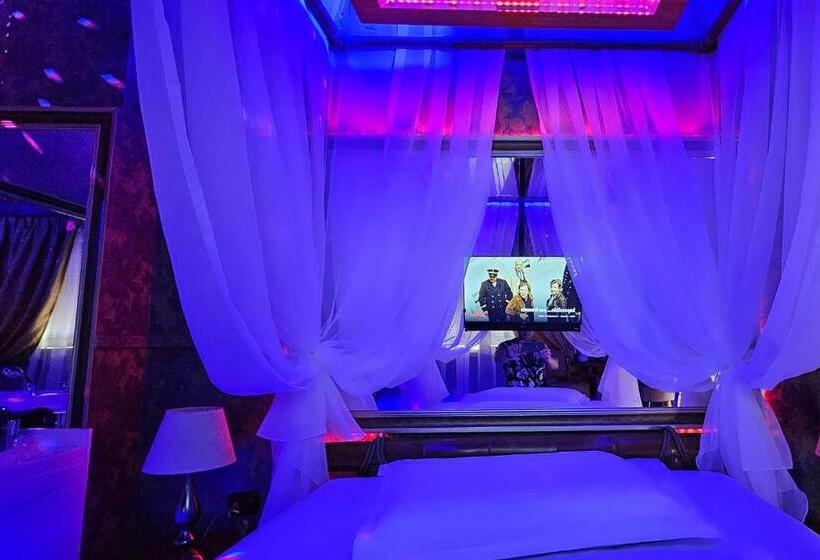 발코니 디럭스 룸, Boutique Mikaela