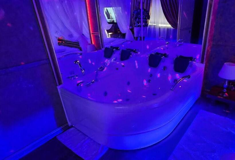 발코니 디럭스 룸, Boutique Mikaela