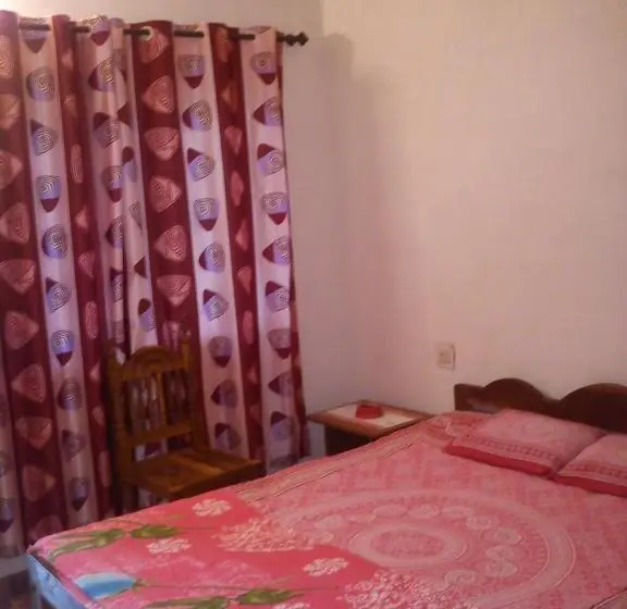 Economy-huone, Adilson Guest House