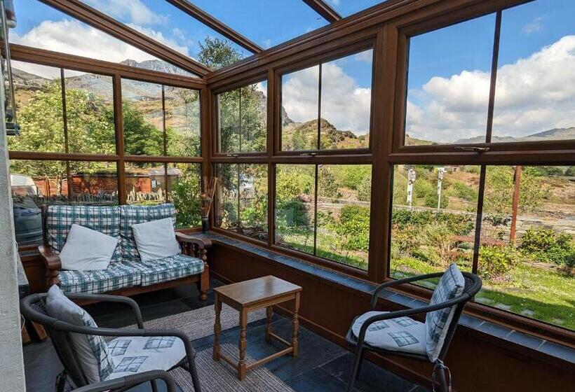 침실 3개 주택, Bryn Elltyd Eco House