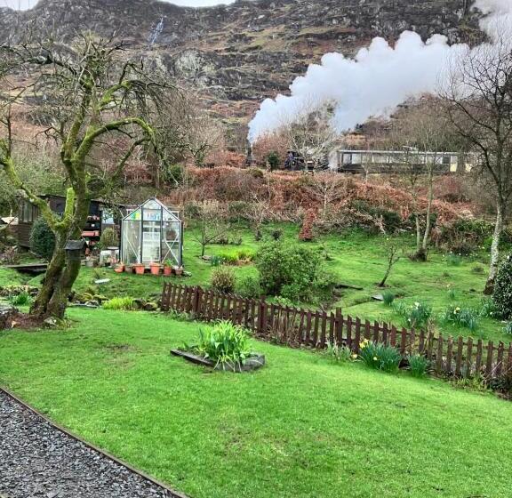 침실 3개 주택, Bryn Elltyd Eco House