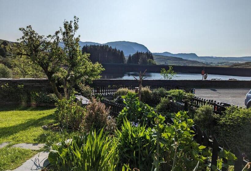 침실 3개 주택, Bryn Elltyd Eco House