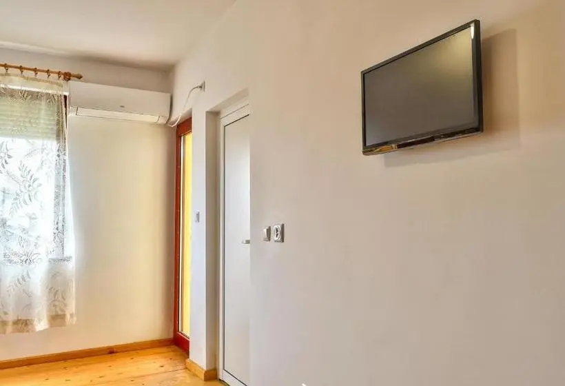Standard Triple Room with Terrace, Guest House Joji