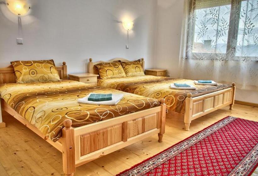 Standard Triple Room with Terrace, Guest House Joji