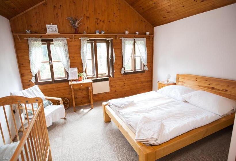 חדר סטנדרט לשלושה, Horská Chata Jonáš