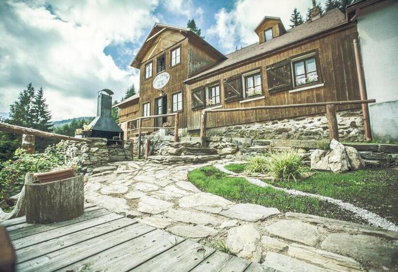 בקתת חדר, Horská Chata Jonáš