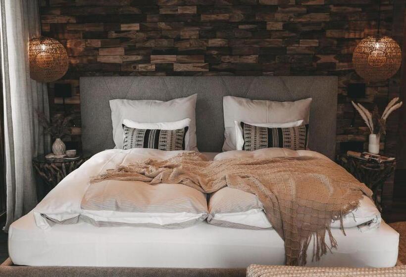 جناح مزود بتراس, Jufenalm Boho Hotel & Restaurant