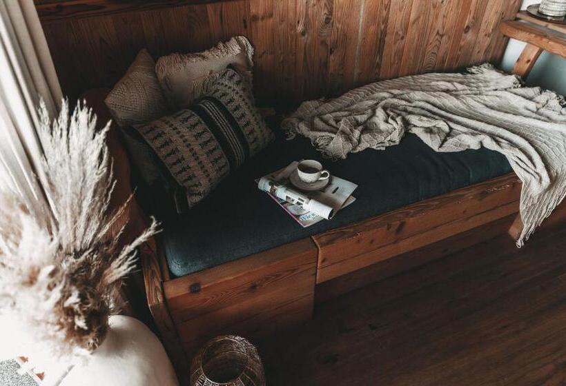 غرفة قياسية ثلاثية مزودة بتراس, Jufenalm Boho Hotel & Restaurant