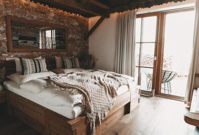 Номер Стандарт с Террасой, Jufenalm Boho Hotel & Restaurant