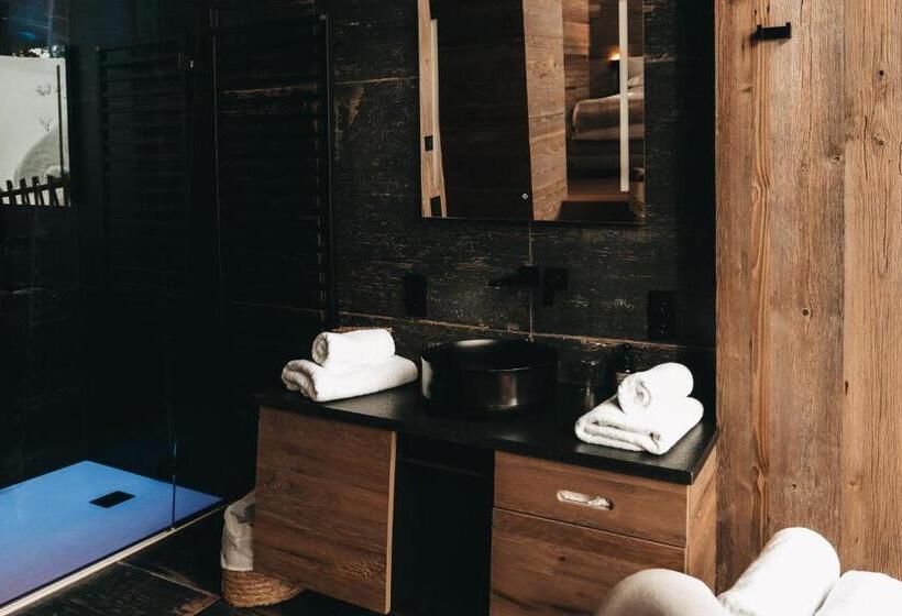 جناح جونيور مزوَّد بتراس, Jufenalm Boho Hotel & Restaurant