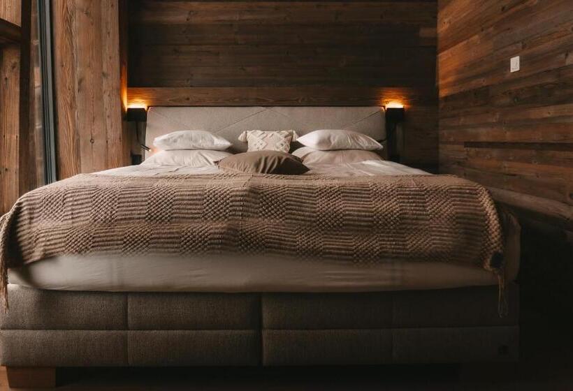Полулюкс Одноместный с Террасой, Jufenalm Boho Hotel & Restaurant